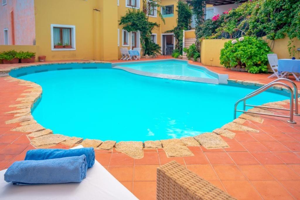 Boutique Hotel Sant'Andrea & Relais 산판탈레오 외부 사진